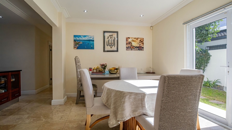 6 Bedroom Property for Sale in Newlands Western Cape